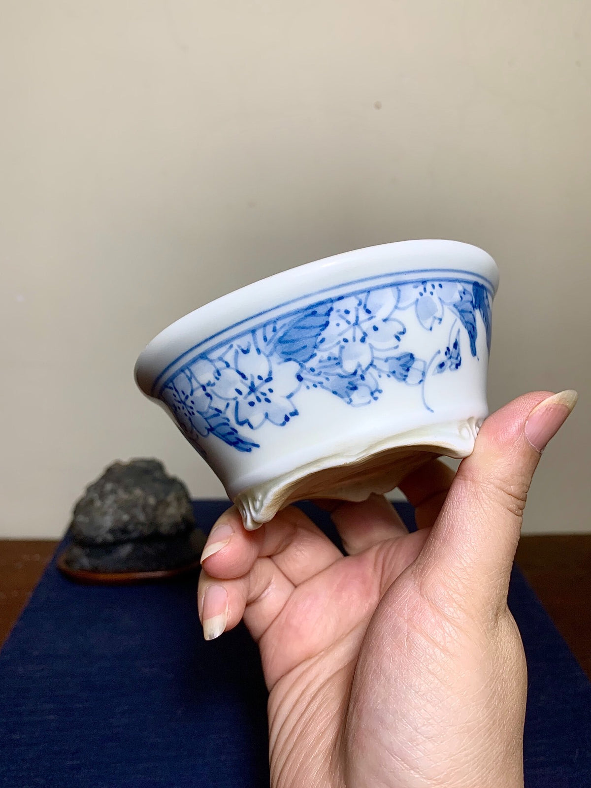 Matsuboto Matsushi Classic Blue-And-White Painted Butterfly Adores Flower Japanese Bonsai Pot
