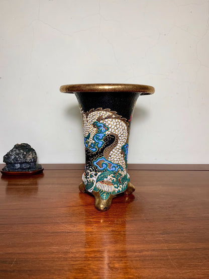 Hōtō Ryūzan Fully Painted Double Dragon Design Omoto Pot