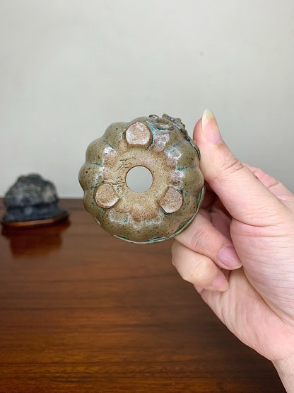 Ishizue Hand-Pinched Frog Decoration Small Wheel Flower Japanese Pot