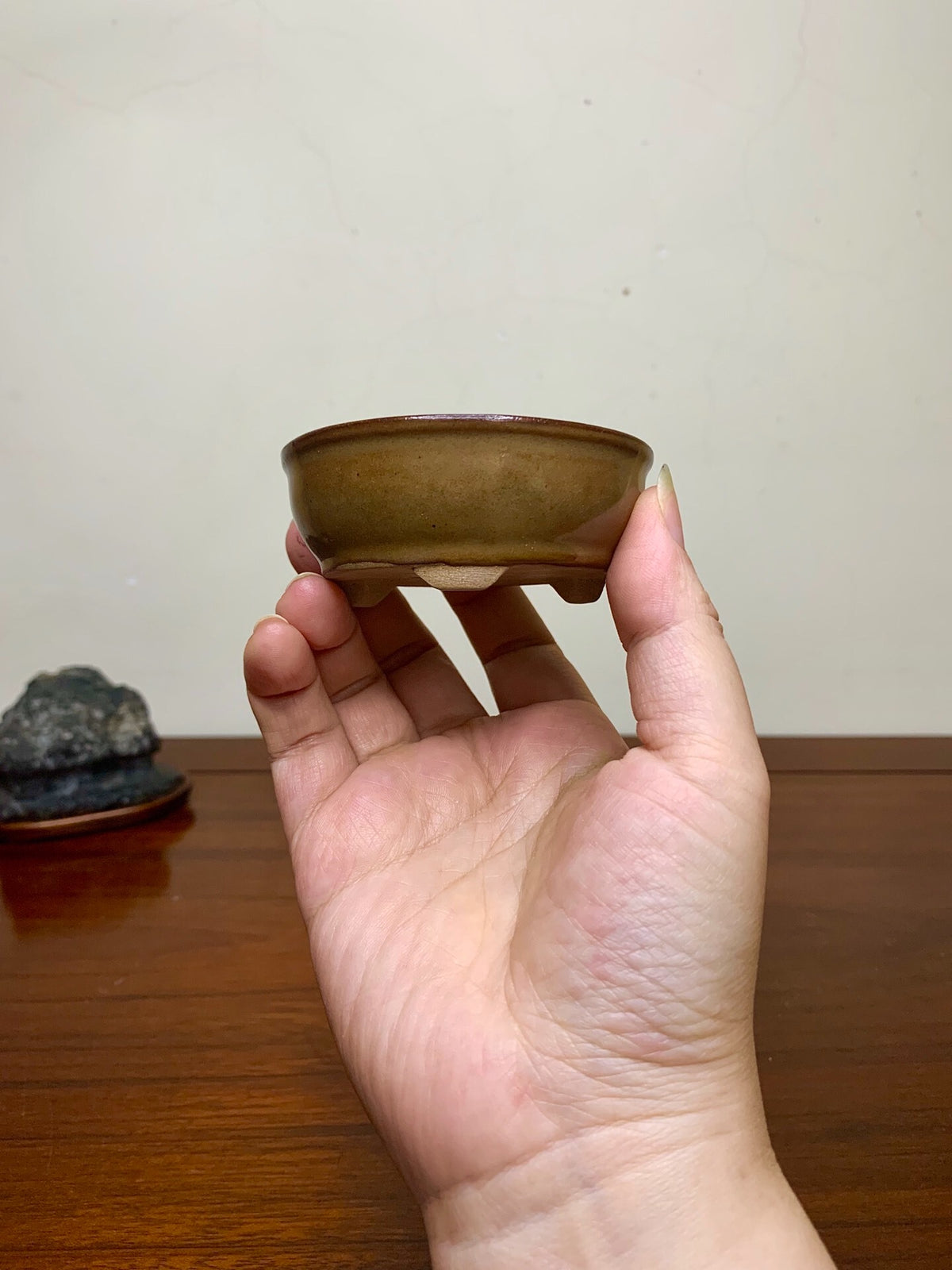 Soba Glaze Outer Rim Round Pot by Matsuzaka Miyama