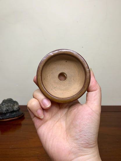 Soba Glaze Outer Rim Round Pot by Matsuzaka Miyama