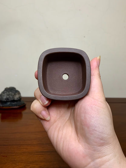 Return-Pattern Small Square Pot