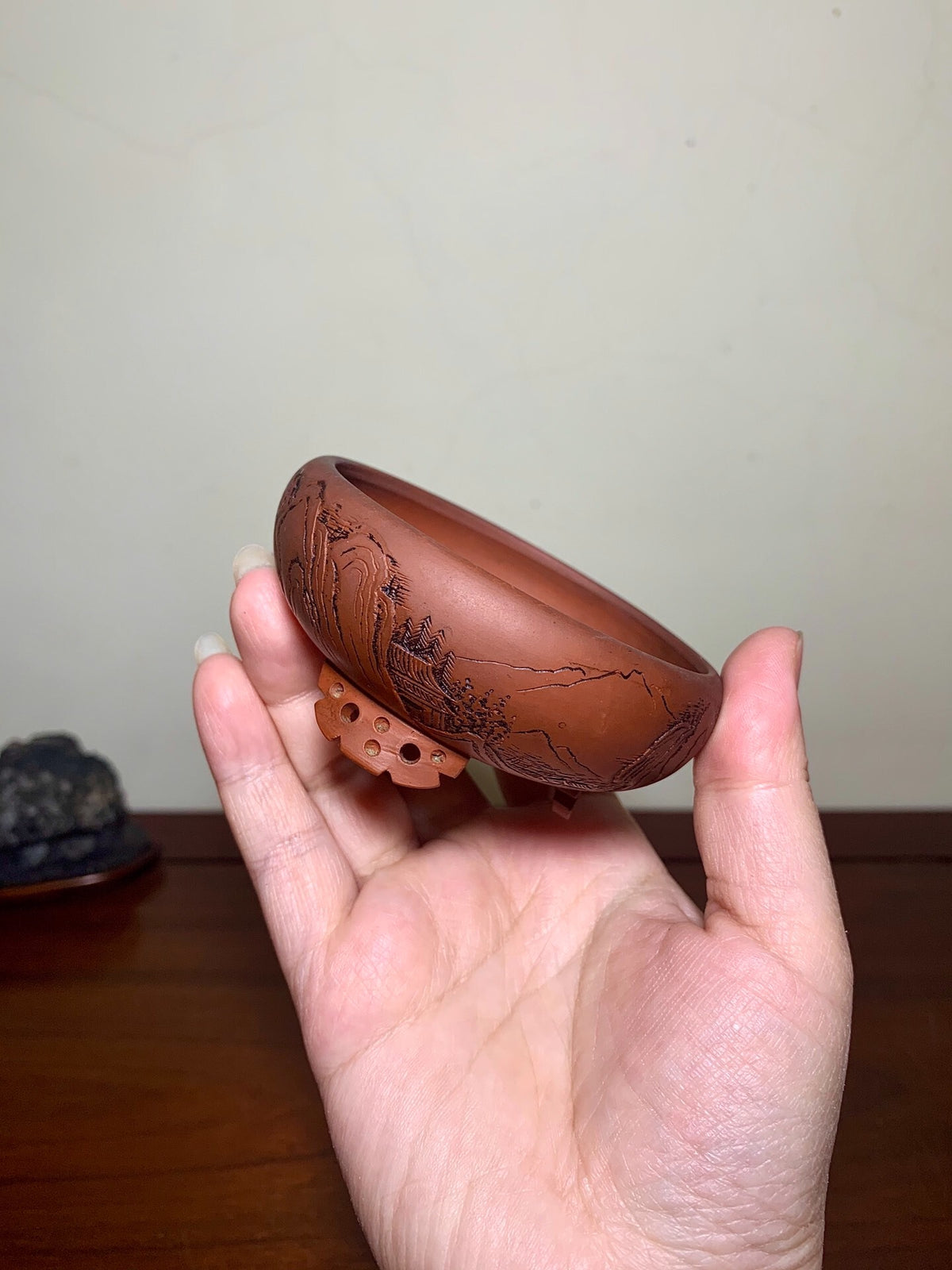 Shōzan Shudei Flower-Foot Incised Landscape Japanese Pot