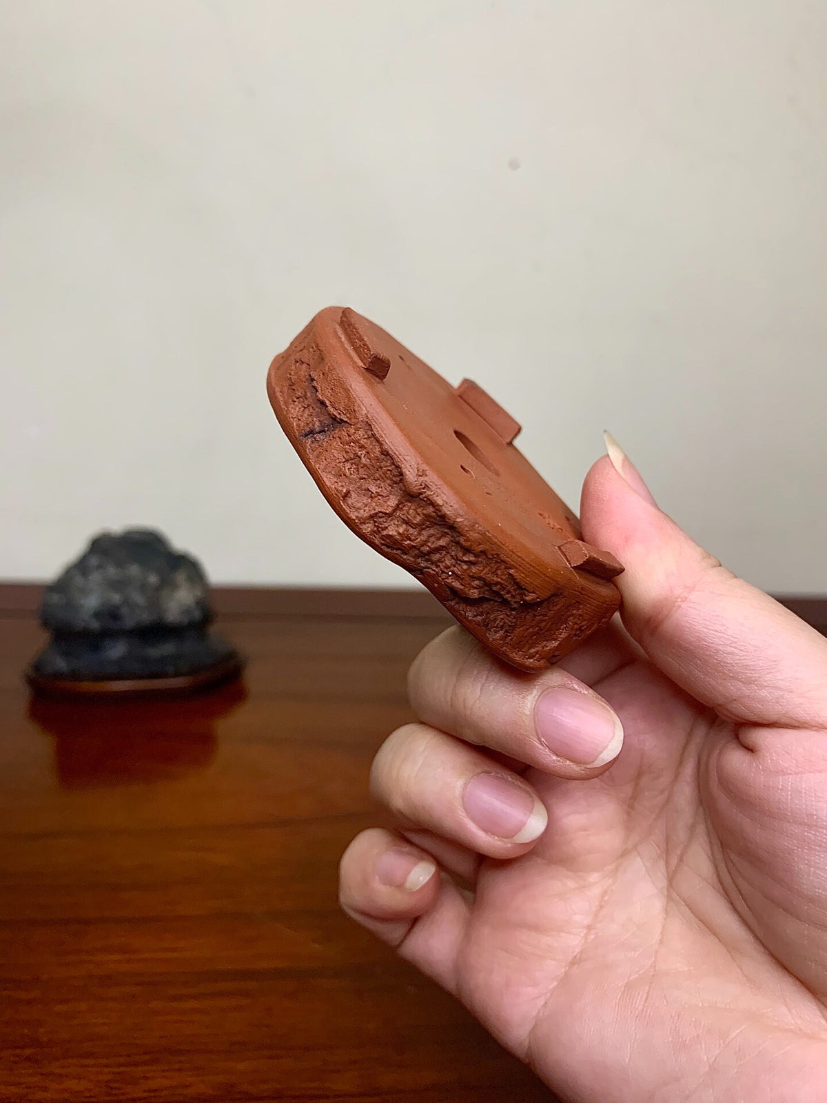 Shudei Hand-Pinched Incised Japanese Pot by Takahashi Yukiji