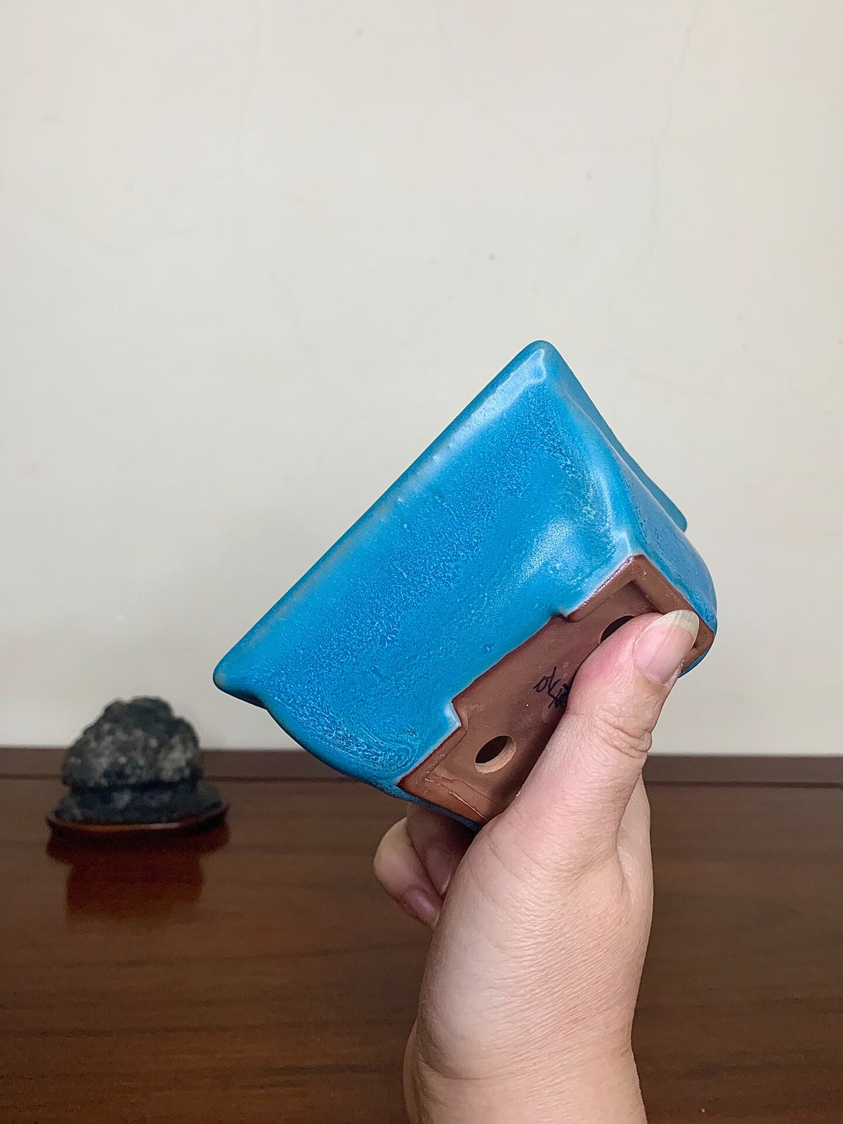 Shodai Shōseki Blue Glaze Kiln-Transmuted Outer Rim Rectangular Japanese Pot