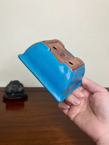 Shodai Shōseki Blue Glaze Kiln-Transmuted Outer Rim Rectangular Japanese Pot