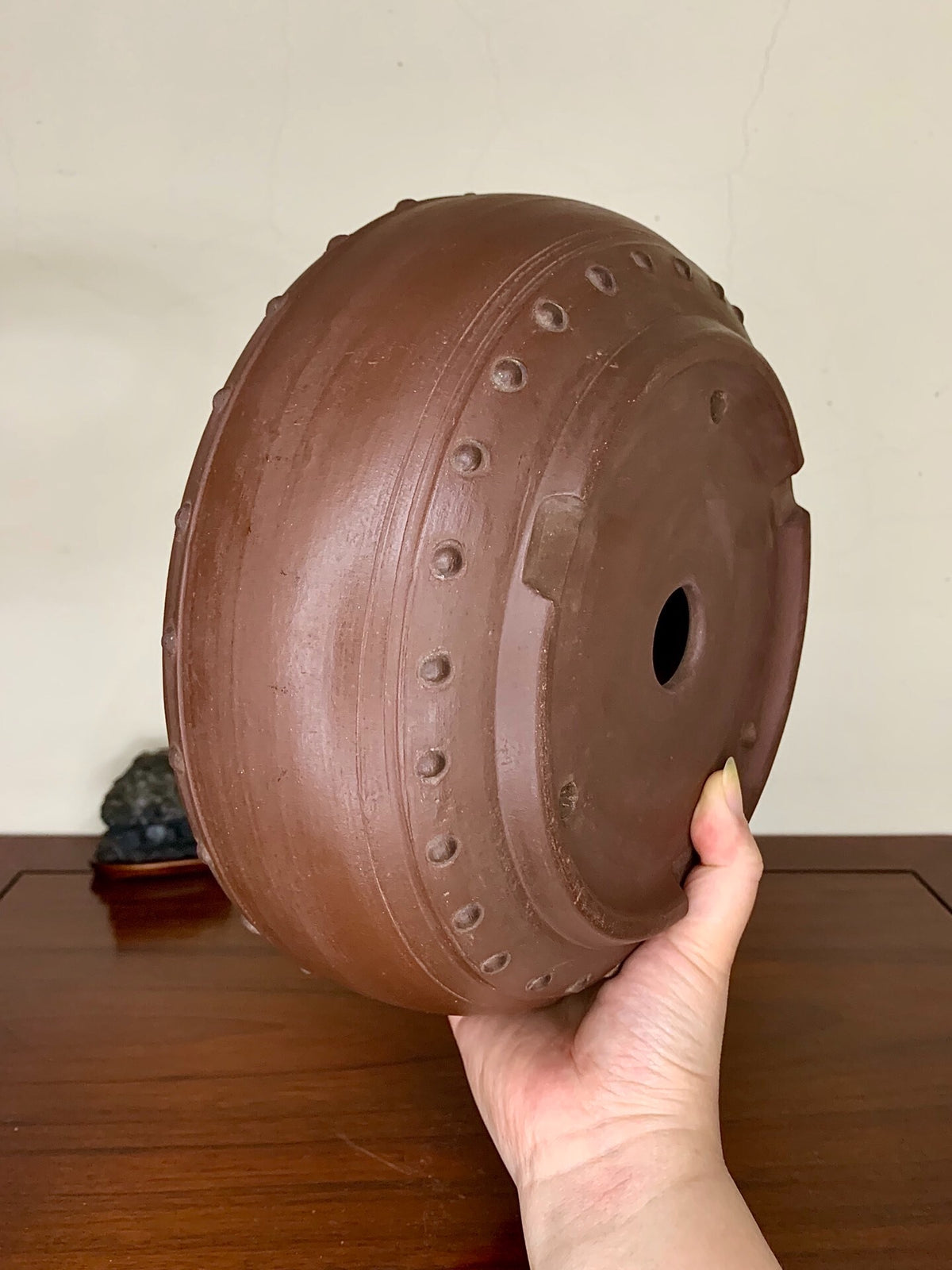 Classic Taiko Japanese Pot by Tōyō