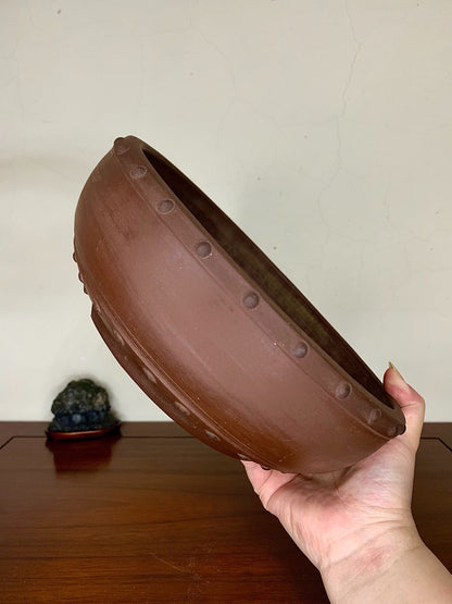 Classic Taiko Japanese Pot by Tōyō