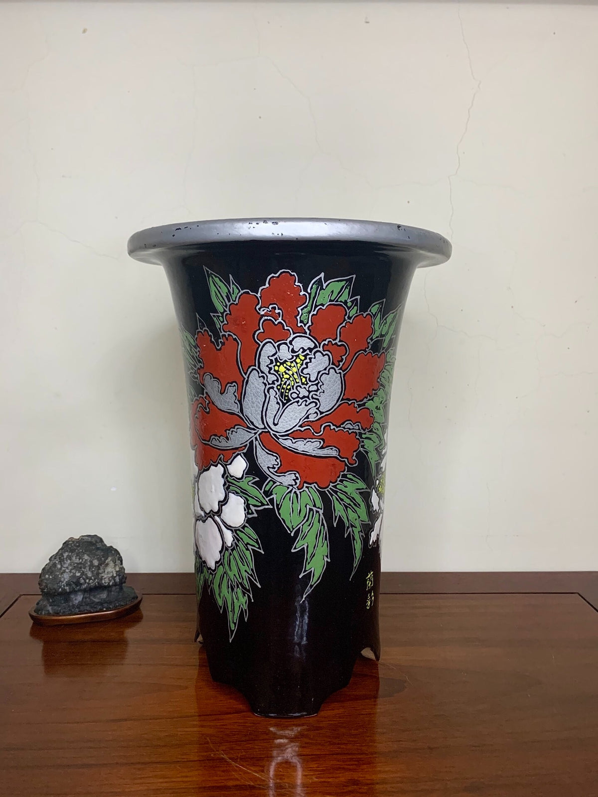 Ran-Sai, Enamelled with Peony Design, Omoto Pot