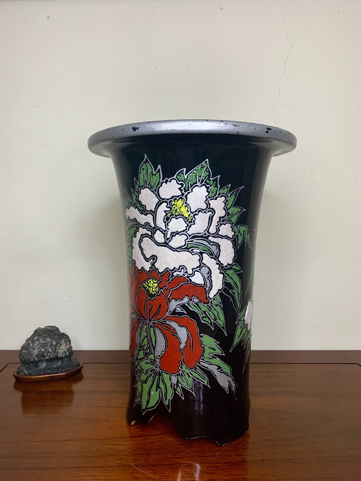Ran-Sai, Enamelled with Peony Design, Omoto Pot