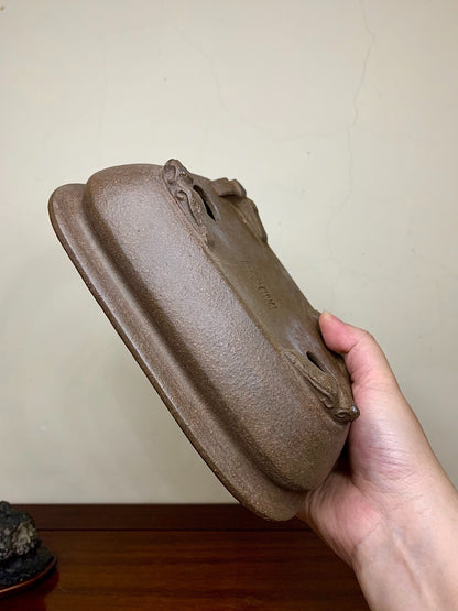 Early Bag-Style Cloud Feet Rectangular Japanese Pot by Nakano Gyōzan