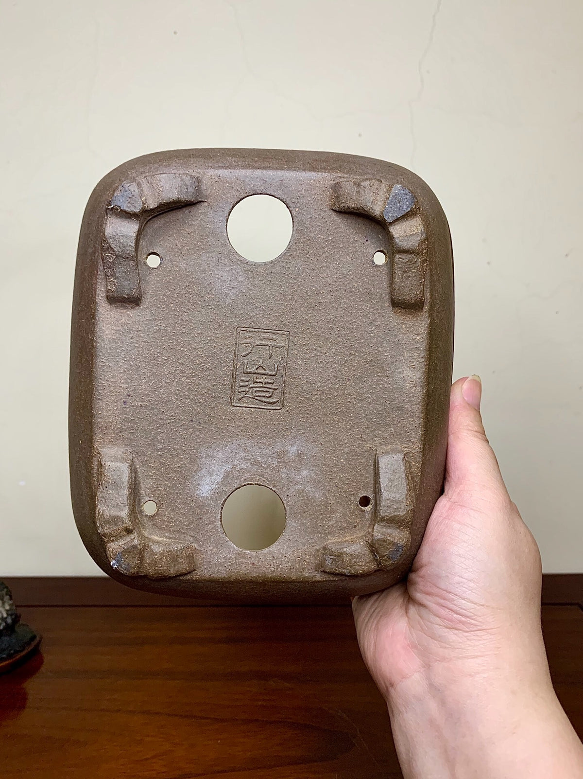 Early Bag-Style Cloud Feet Rectangular Japanese Pot by Nakano Gyōzan
