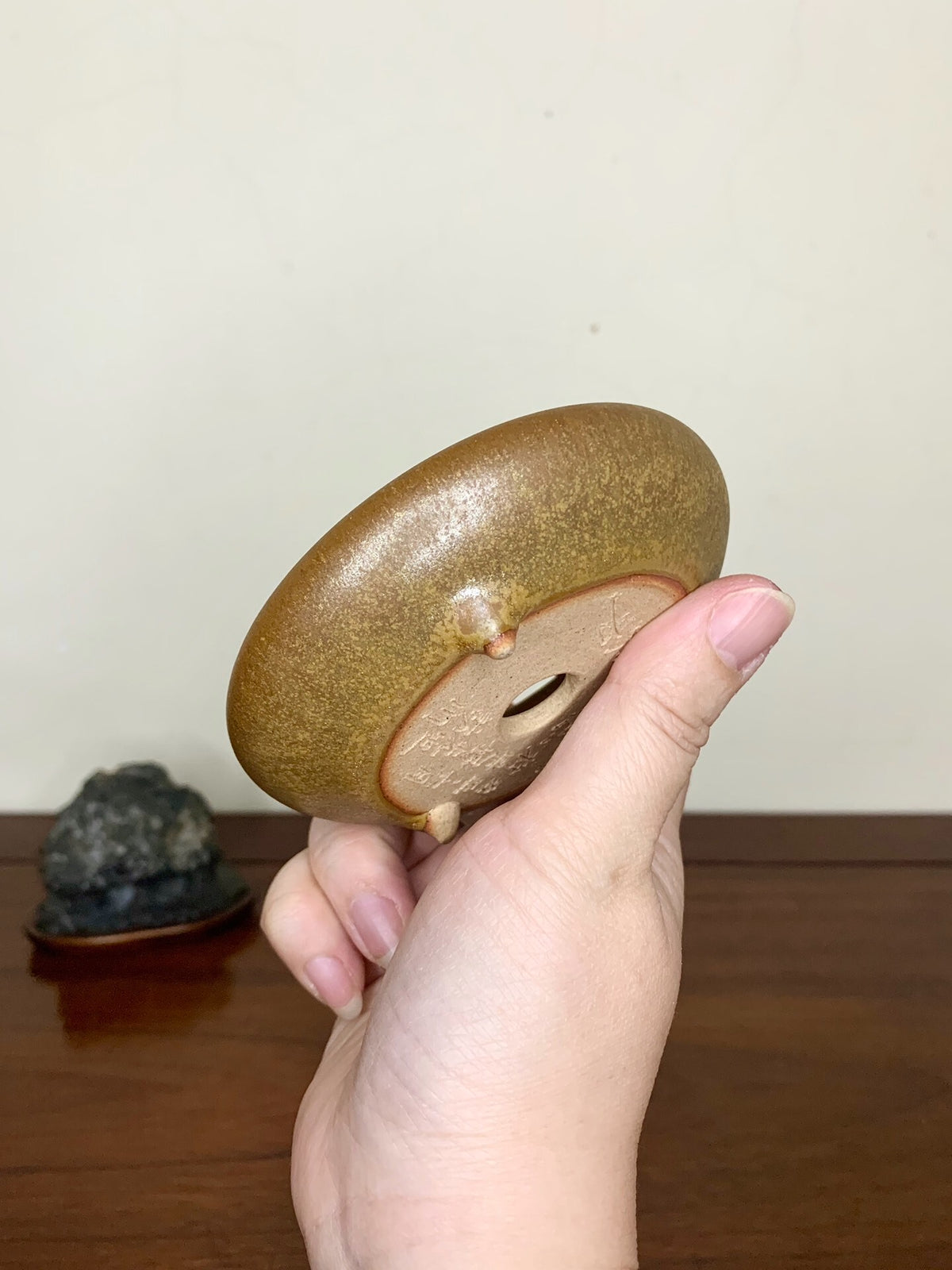Soba Glaze, Cat-Footed Round Pot by Mikata