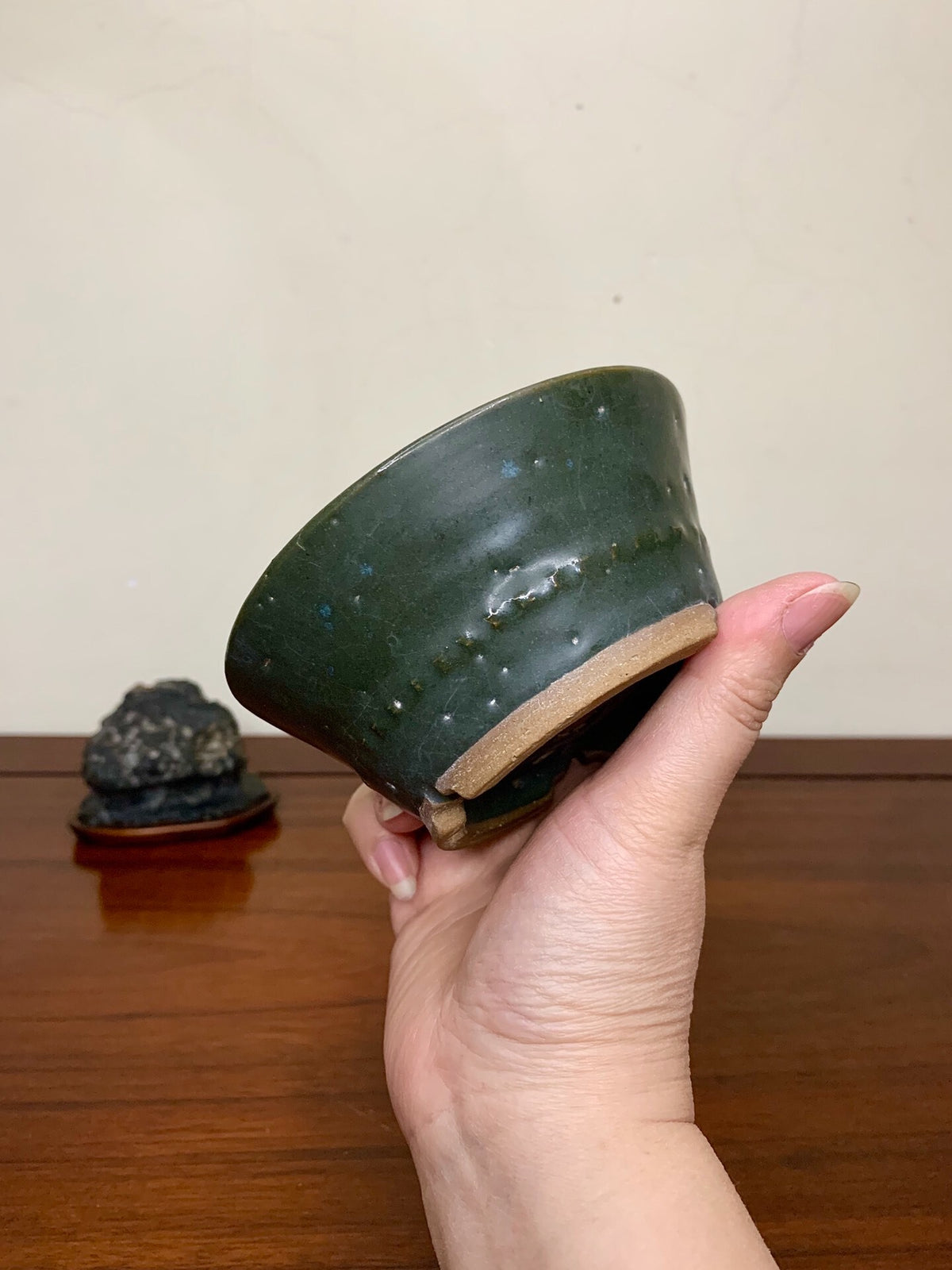 Shishi Maru Green Glaze with Central Knob, Open Mouth, Japanese Pot