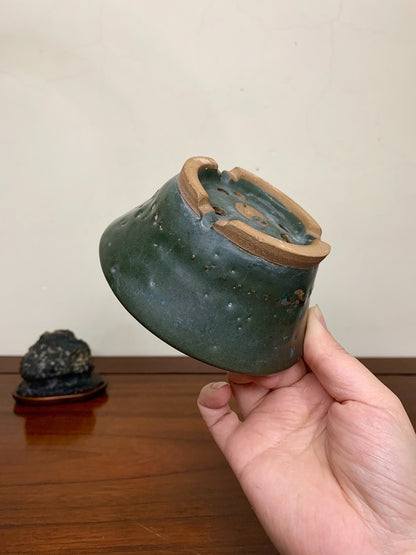 Shishi Maru Green Glaze with Central Knob, Open Mouth, Japanese Pot