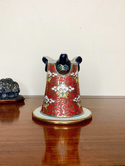 Hosshi Kakuei Rare Red Glaze with Tang Dynasty Grass and Auspicious Cloud Pattern, Red Brocade Pot
