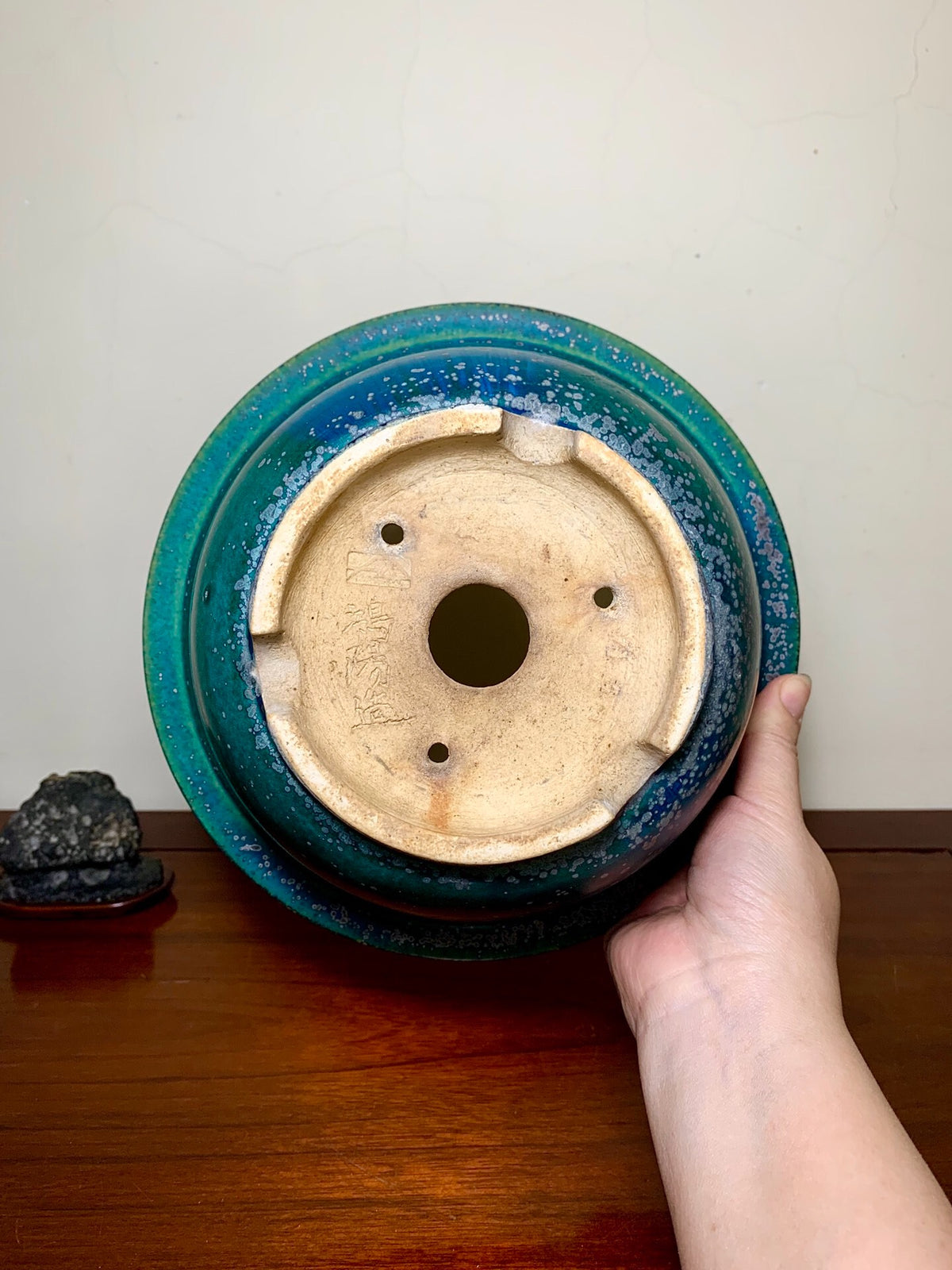 Sen Dai Kōyō Cloth-Textured Glaze Outer Rim Japanese Pot