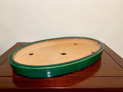 Sen Dai Kōyō Green Glaze Cut-Footed Oval Japanese Pot