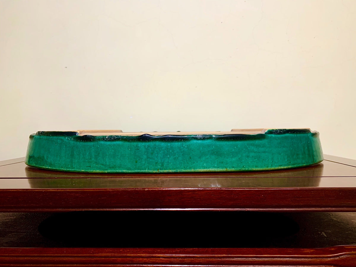 Sen Dai Kōyō Green Glaze Cut-Footed Oval Japanese Pot
