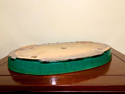 Sen Dai Kōyō Green Glaze Cut-Footed Oval Japanese Pot