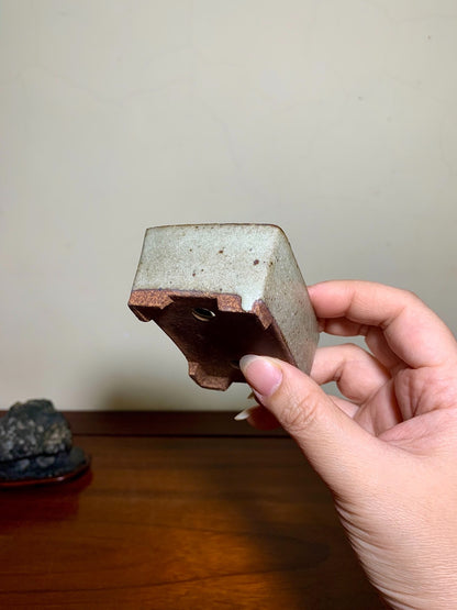Shishu·Kōhō Cut-Foot Small Rectangular Japanese Pot