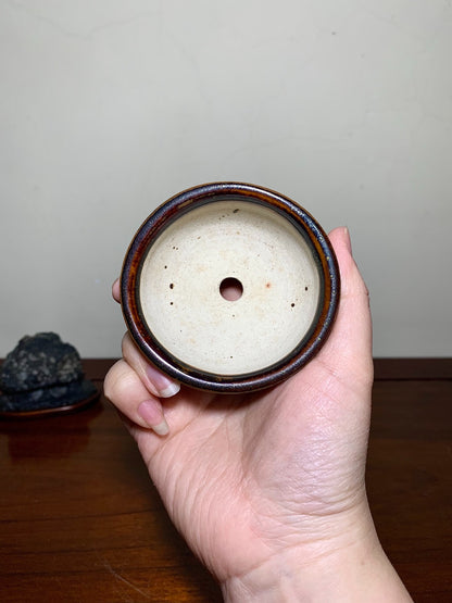 Shinshu Takeda, Tenmoku Glaze, Outer Rim, Kiln-Transmuted, Three Feet, Japanese Pot