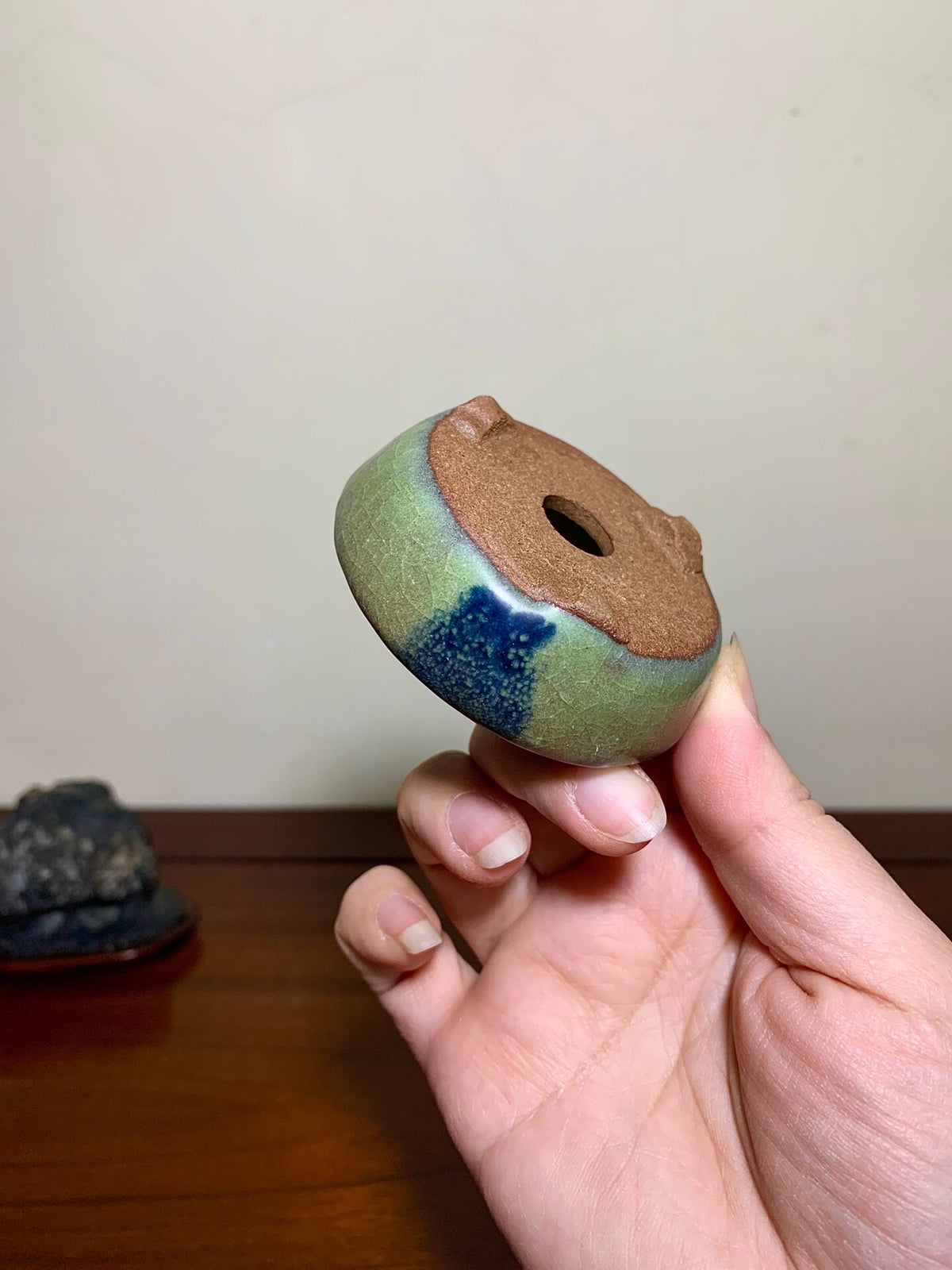 江月 Green-Glazed Three-Footed Round Pot
