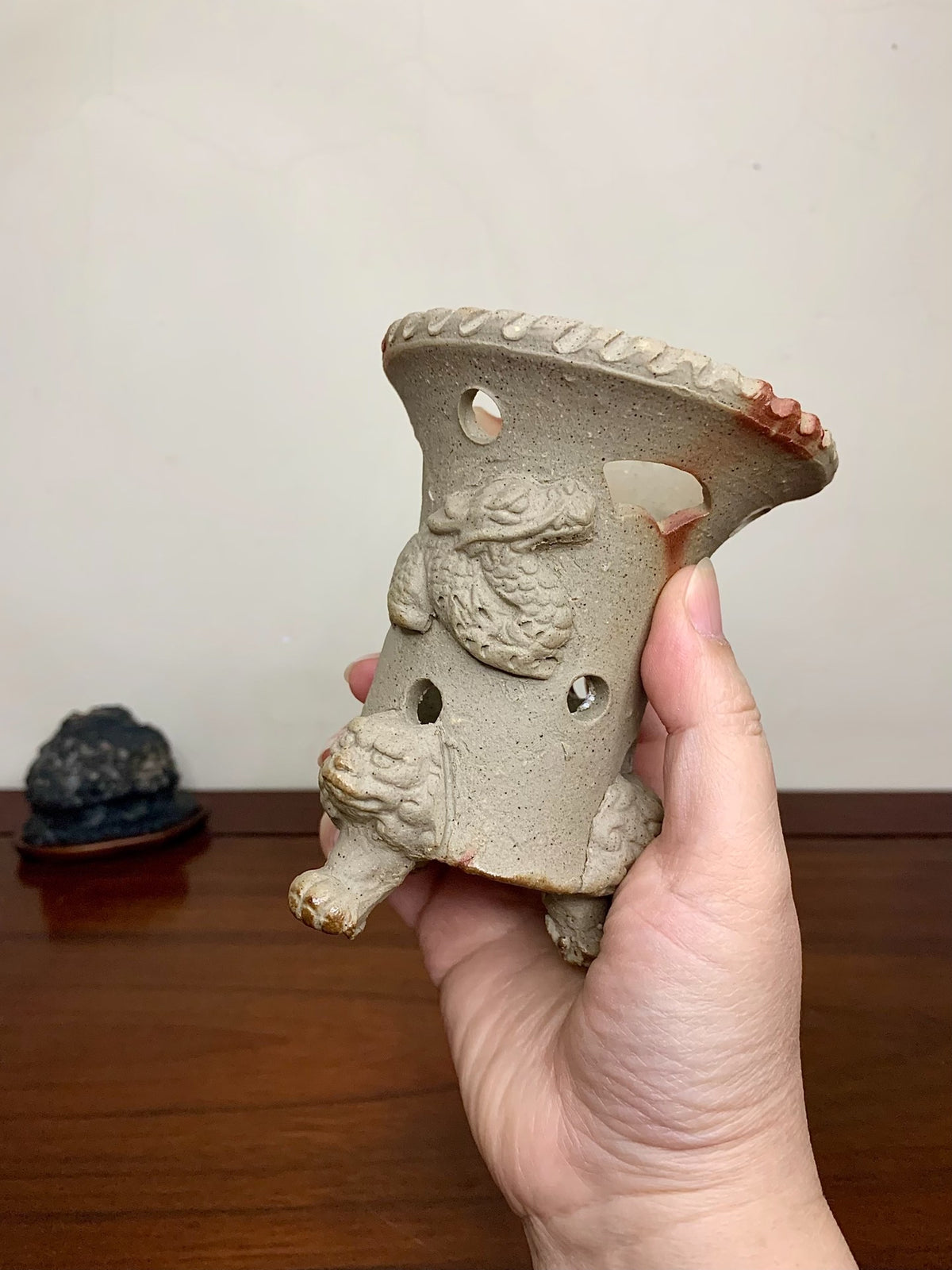 Rope-Rimmed Relief-Carved Dragon Pattern Pierced Pot by Bizen-Yaki