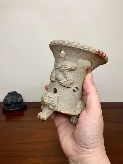 Rope-Rimmed Relief-Carved Dragon Pattern Pierced Pot by Bizen-Yaki