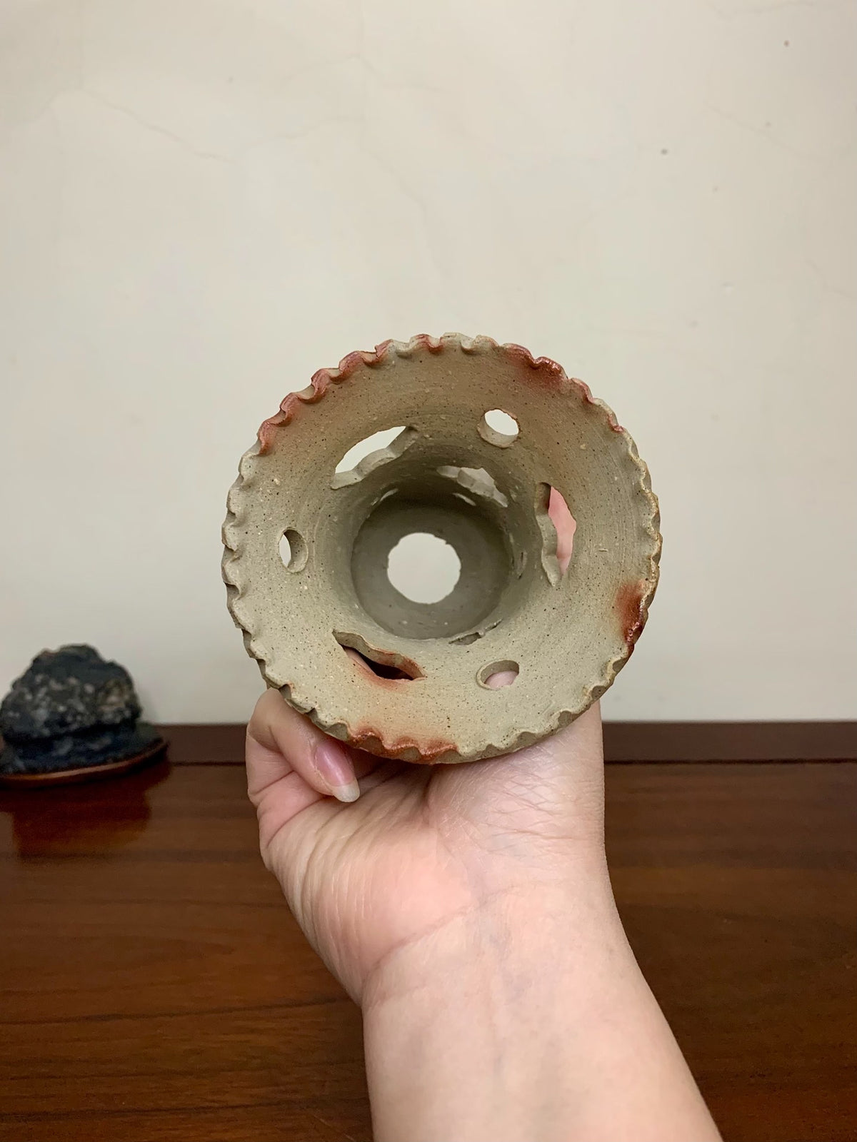 Rope-Rimmed Relief-Carved Dragon Pattern Pierced Pot by Bizen-Yaki