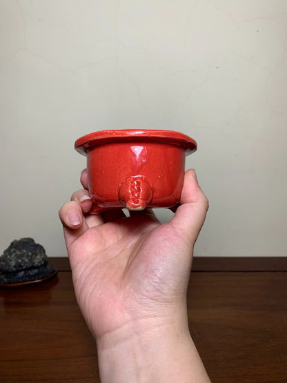 Hand-Pinched Coral Glaze Round Pot with Three Feet by Tsujihara Norimasa