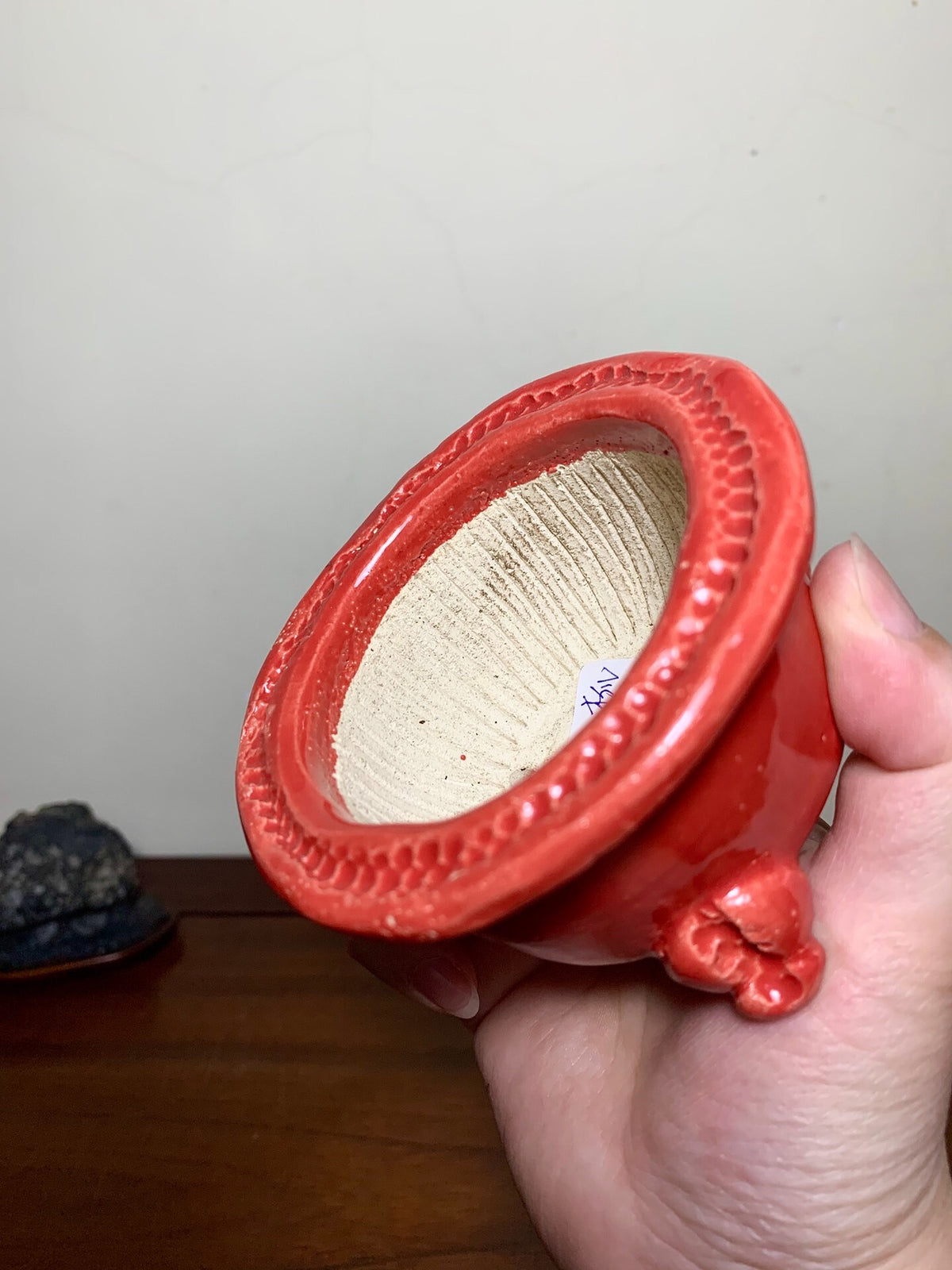 Hand-Pinched Coral Glaze Round Pot with Three Feet by Tsujihara Norimasa