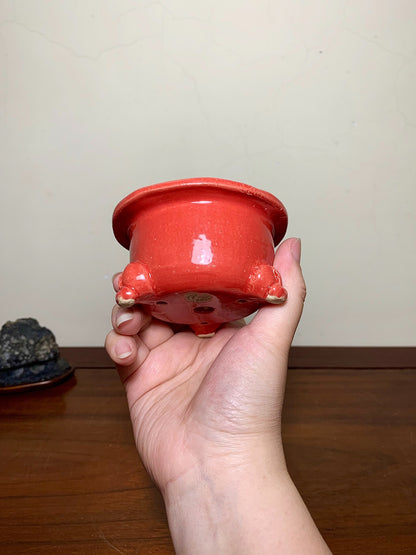 Hand-Pinched Coral Glaze Round Pot with Three Feet by Tsujihara Norimasa