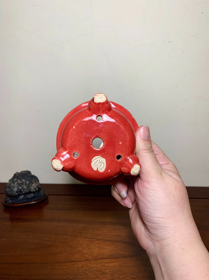 Hand-Pinched Coral Glaze Round Pot with Three Feet by Tsujihara Norimasa