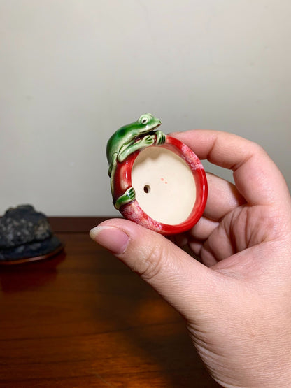 Kiln-Transmuted Chicken-Blood Glaze Frog Pot by Amamiya Shinobu