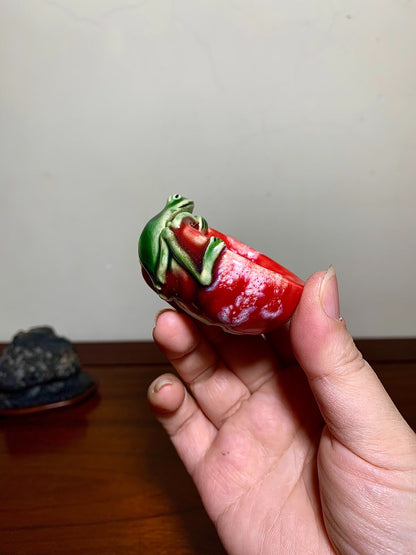 Kiln-Transmuted Chicken-Blood Glaze Frog Pot by Amamiya Shinobu