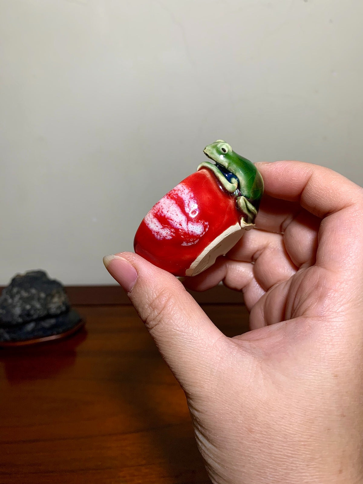 Kiln-Transmuted Chicken-Blood Glaze Frog Pot by Amamiya Shinobu