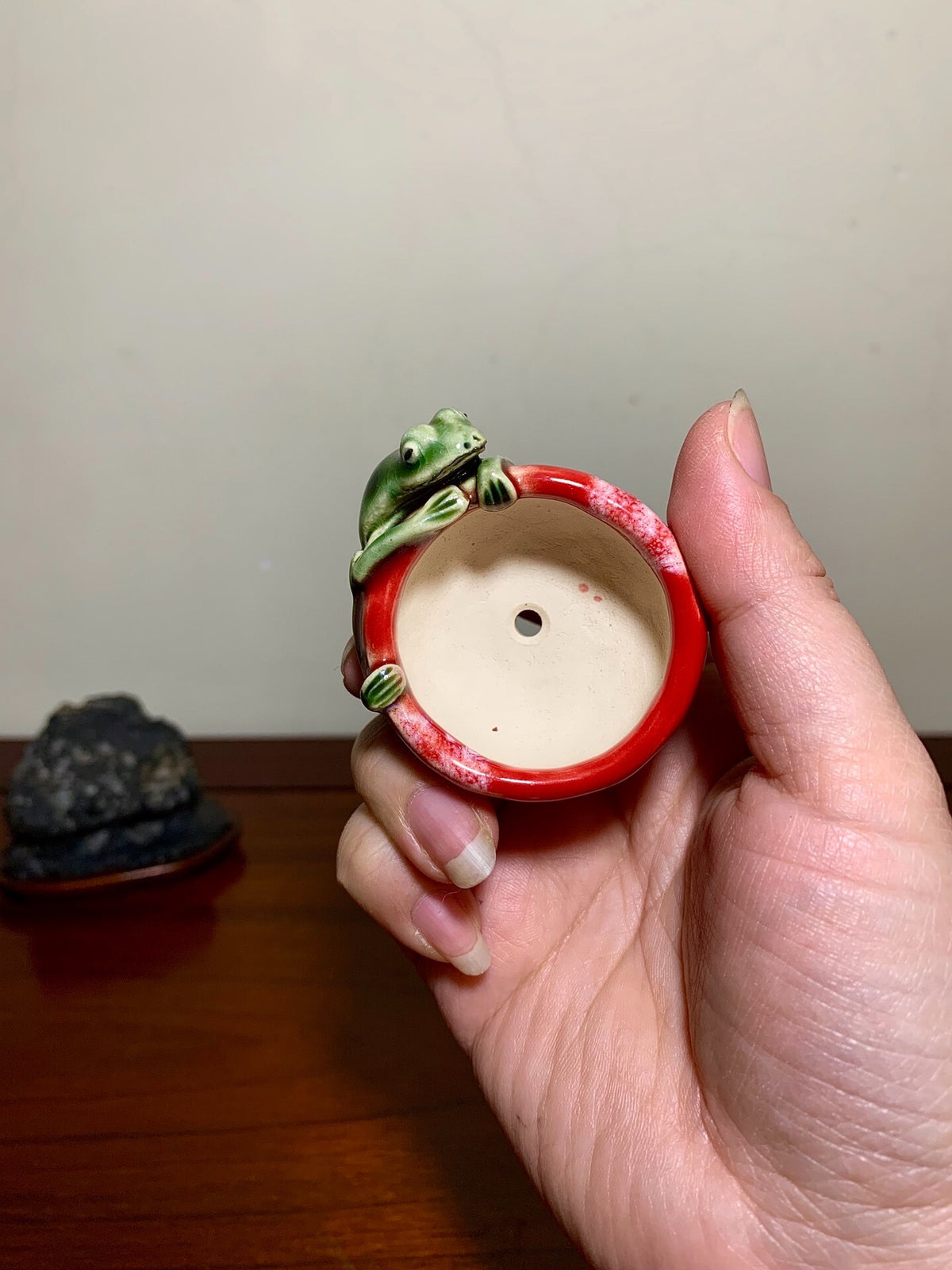 Kiln-Transmuted Chicken-Blood Glaze Frog Pot by Amamiya Shinobu