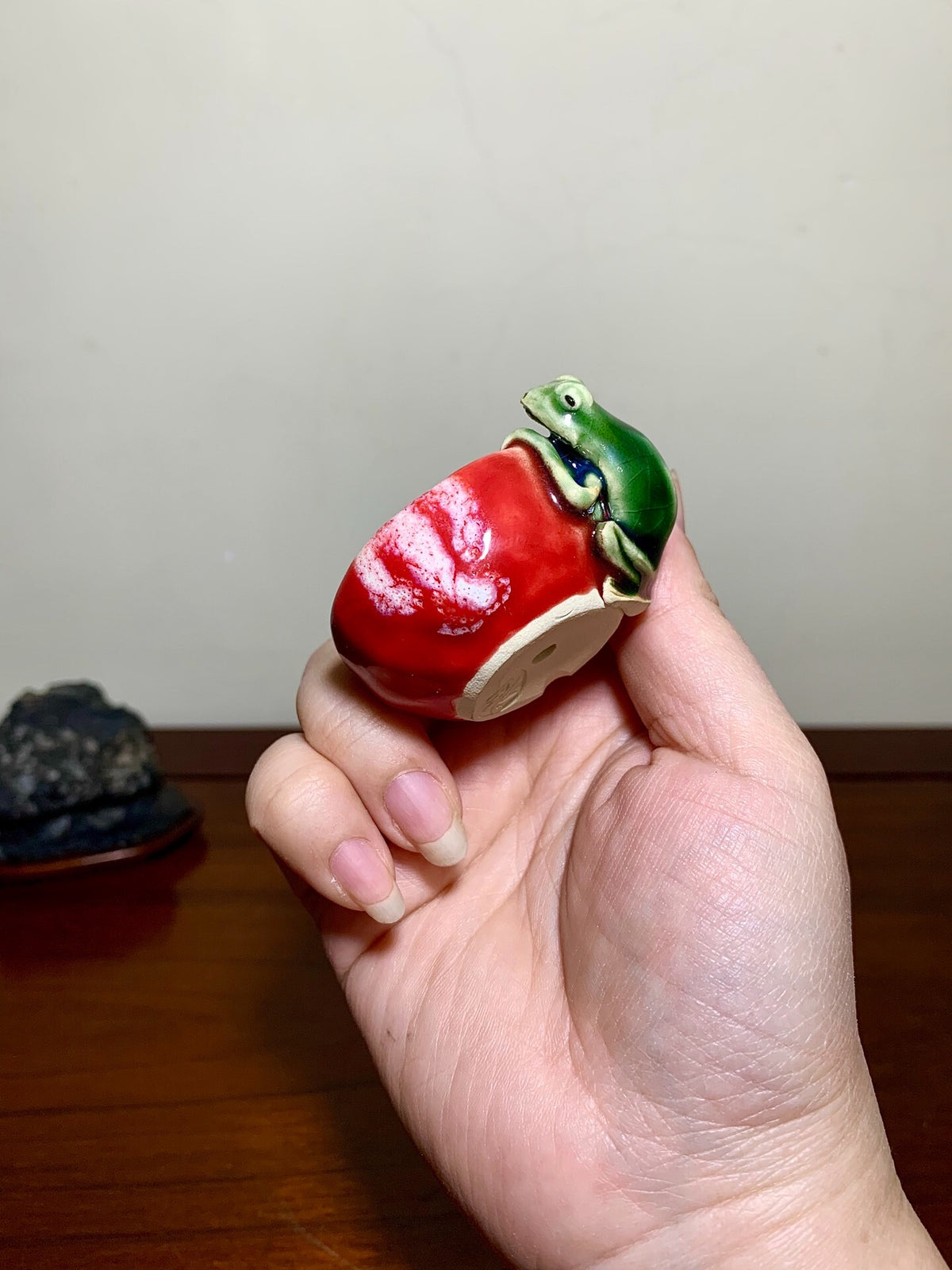 Kiln-Transmuted Chicken-Blood Glaze Frog Pot by Amamiya Shinobu