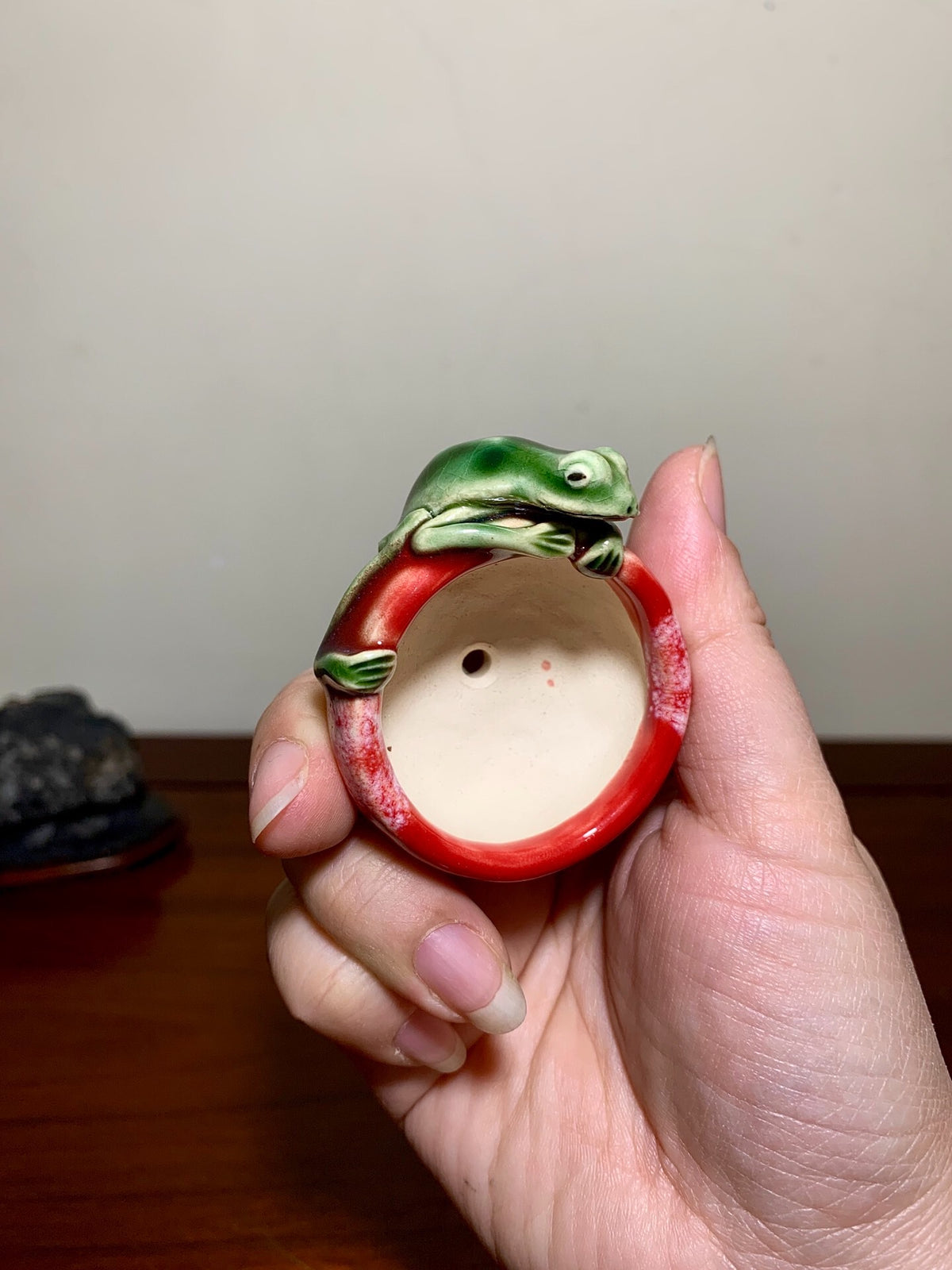 Kiln-Transmuted Chicken-Blood Glaze Frog Pot by Amamiya Shinobu
