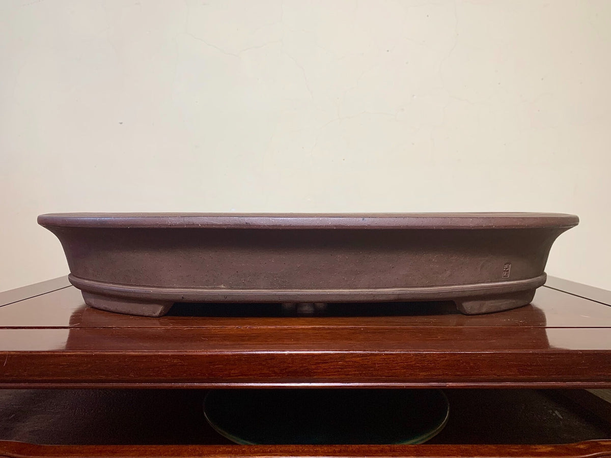 Lower Band Outer Rim Cut Standing Oval Japanese Pot by Nakano Gyōzan