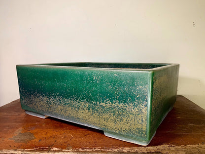 Ikkō Cloth-Textured Glaze, Cut-Footed Rectangular Japanese Pot