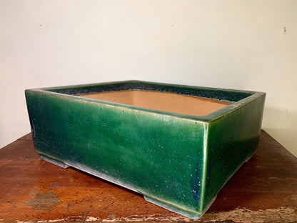 Ikkō Cloth-Textured Glaze, Cut-Footed Rectangular Japanese Pot