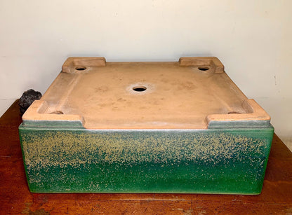 Ikkō Cloth-Textured Glaze, Cut-Footed Rectangular Japanese Pot