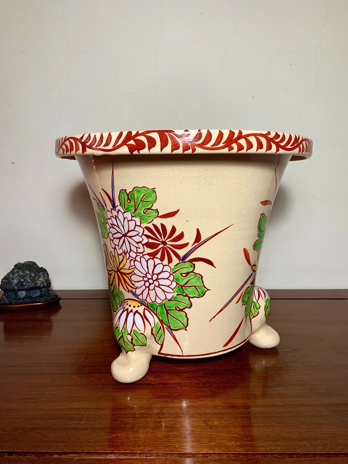 Fully Painted Chrysanthemum Design Omoto Pot by Satsuma-Yaki