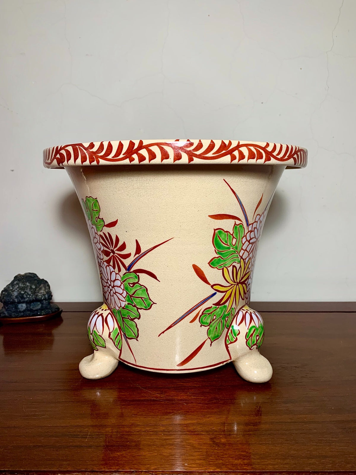 Fully Painted Chrysanthemum Design Omoto Pot by Satsuma-Yaki