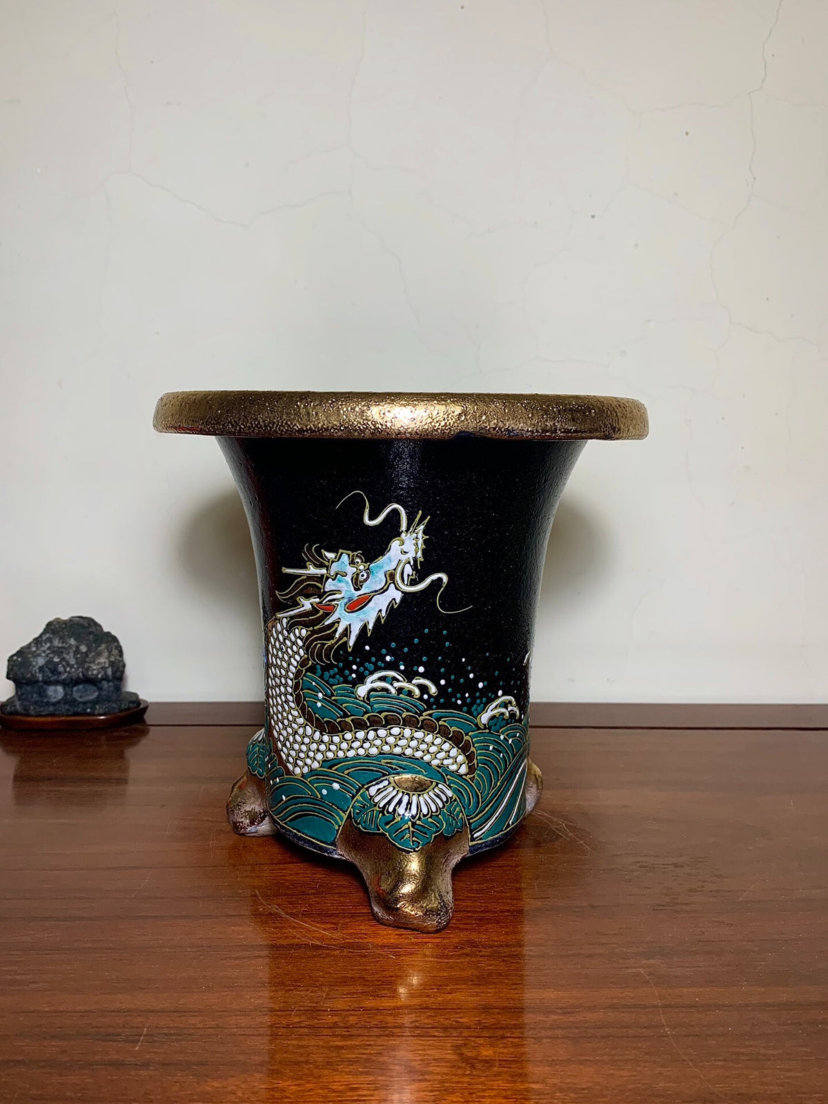 Fully Painted Dragon Motif Omoto Pot by Ito Tsukiko