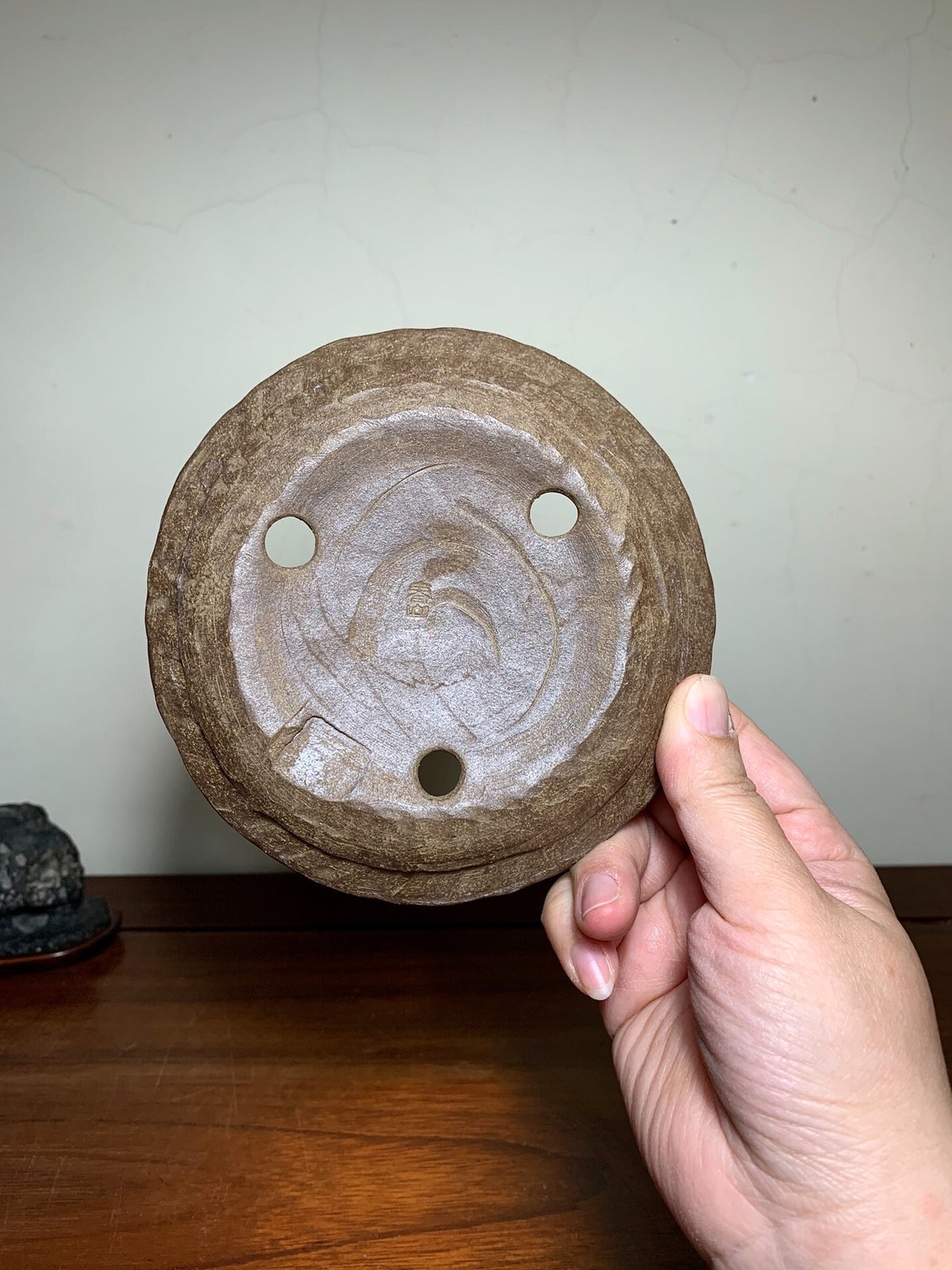 Man'kō Shūzan Hand-Pinched Round Pot