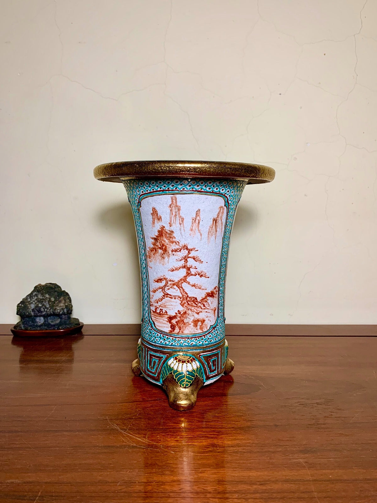 Shōsan Enamelled Floral and Bird Landscape Omoto Pot