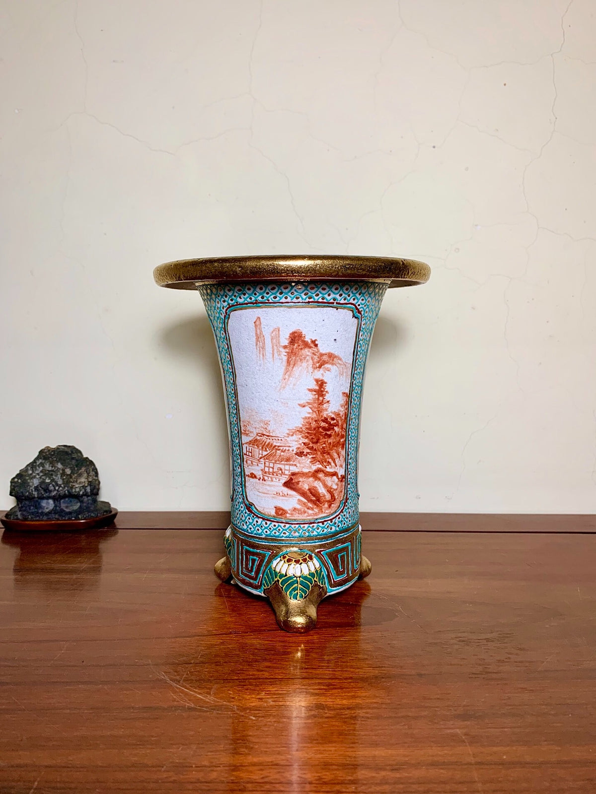 Shōsan Enamelled Floral and Bird Landscape Omoto Pot